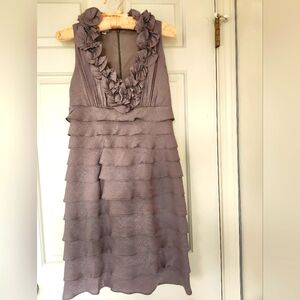 Party dress with ruffled v neck and layered bottom 4P EUC